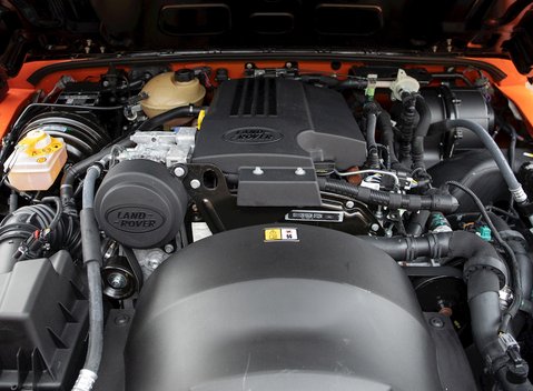 Land Rover Defender 90 Adventure Edition 28