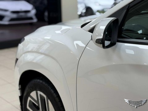 Hyundai KONA 64kWh Premium Auto 5dr (10.5kW Charger) 11