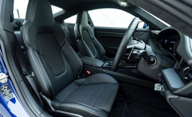 Porsche 911 (992) GT3 Touring 10