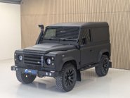 Land Rover Defender 2.2 Defender 90 Hard Top TD 4WD 5dr 8