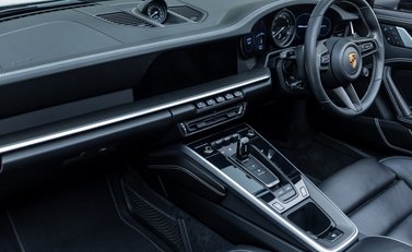 Porsche 911 Targa 4S (992) 22