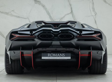 Lamborghini Revuelto 10