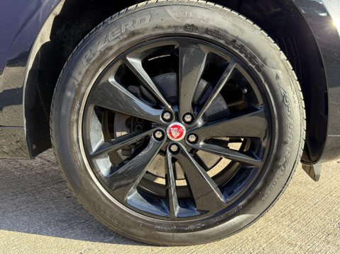 Jaguar F-Pace 2.0 D200 MHEV R-Dynamic Black SUV 5dr Diesel Auto AWD Euro 6 (s/s) (204 ps) 14