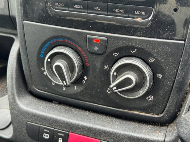 Peugeot Boxer Tipper LWB L3 335 Air Con Nav EURO 6 28
