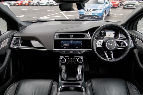Jaguar I-Pace BLACK 3