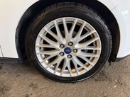 Ford Focus 1.0T EcoBoost Zetec Navigator Euro 5 (s/s) 5dr 21