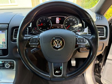Volkswagen Touareg 3.0 TDI V6 BlueMotion Tech R-Line SUV 5dr Diesel Tiptronic 4WD Euro 6 (s/s) 18