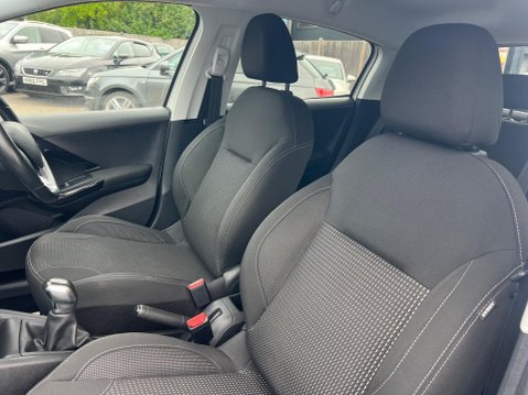 Peugeot 208 1.2 PureTech Allure Euro 6 5dr 27