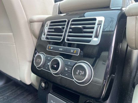 Land Rover Range Rover 3.0 Range Rover Vogue TDV6 Auto 4WD 5dr 29
