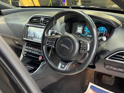 Jaguar XF 2.2 XF R-Sport Black D Auto 4dr 9
