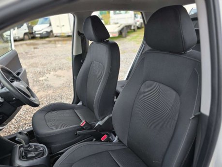Hyundai i10 1.2 SE Hatchback 5dr Petrol Auto Euro 6 (87 ps) 39