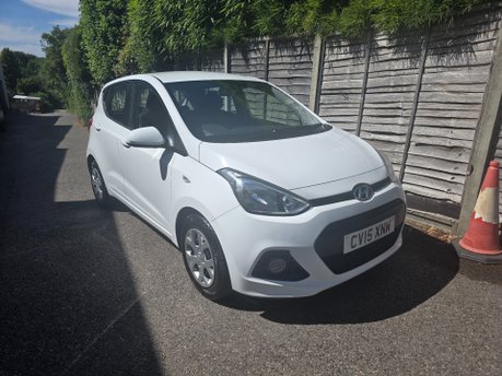 Hyundai i10 SE ONLY 13,000 MILES FROM NEW 1