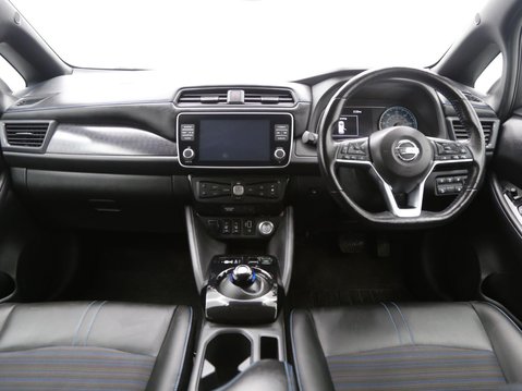 Nissan LEAF 40kWh N-Connecta Auto 5dr 9