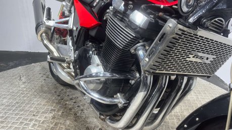 Suzuki GSX1400 2004 ONLY 15K OUTSTANDING CUSTOM CONDITION 1400CC MUSCLE BIKE 37