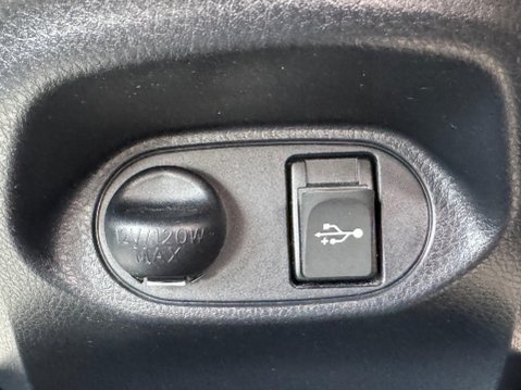 Toyota Yaris 1.5 VVT-i Icon Tech Euro 6 5dr 21