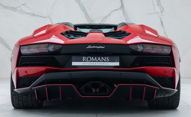 Lamborghini Aventador S LP 740-4 ROADSTER 11