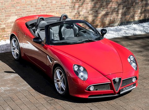 Alfa Romeo 8C Spider 4