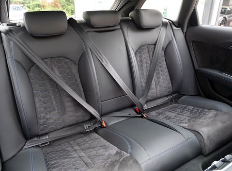 Audi RS6 Avant Performance 13