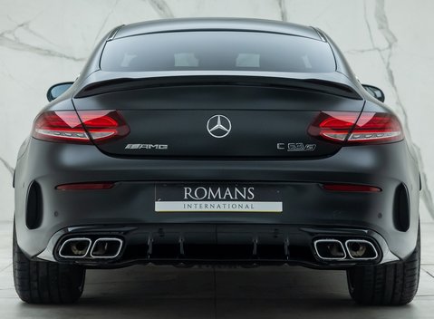Mercedes-Benz C63 AMG S FINAL EDITION 8