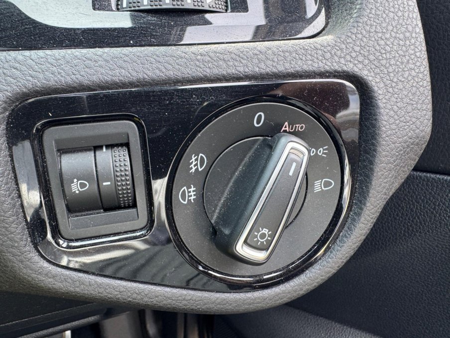 2016 Volkswagen Golf — image 25