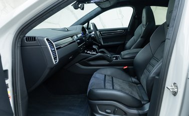 Porsche Cayenne GTS Coupe 14