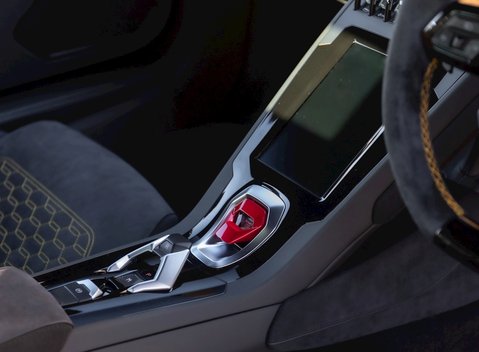 Lamborghini Huracan LP640-4 EVO 17