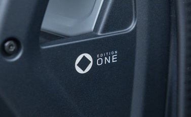 Land Rover Defender OCTA EDITION ONE 22