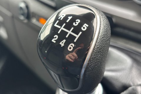 Ford Transit Custom 320 L1 Trend 130 ps Panel Van - Air Con / Twin Side Loading Doors 38