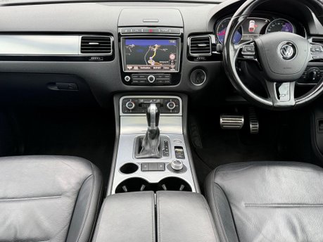 Volkswagen Touareg 3.0 TDI V6 BlueMotion Tech R-Line Tiptronic 4WD Euro 6 (s/s) 5dr 25