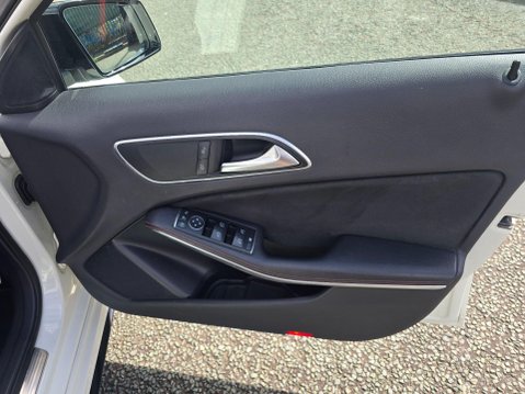 Mercedes-Benz A Class 2.0 A45 AMG SpdS DCT 4MATIC Euro 6 (s/s) 5dr 12