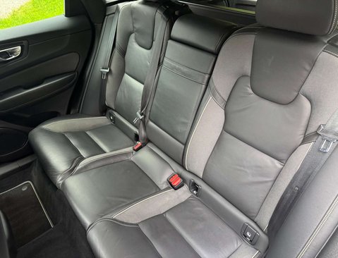Volvo XC60 2.0 XC60 R-Design B5 MHEV Auto 5dr 43