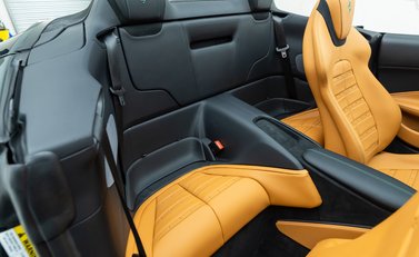 Ferrari Roma SPIDER 19