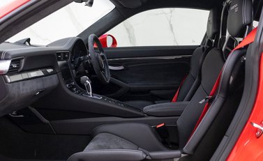 Porsche 911 (991.2) GT3 RS Weissach 12