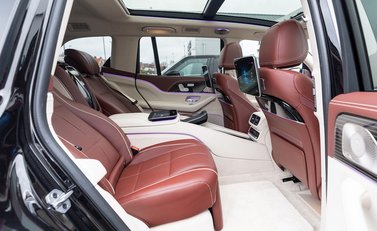 Mercedes-Benz GLS 600 First Class 16