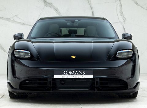 Porsche Taycan Turbo S Cross Turismo 4