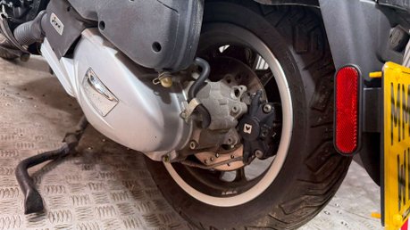 Piaggio Vespa GTS 2023 73 PLATE PROJECT SCOOTER SPARES OR REPAIR DAMAGED 125CC 17
