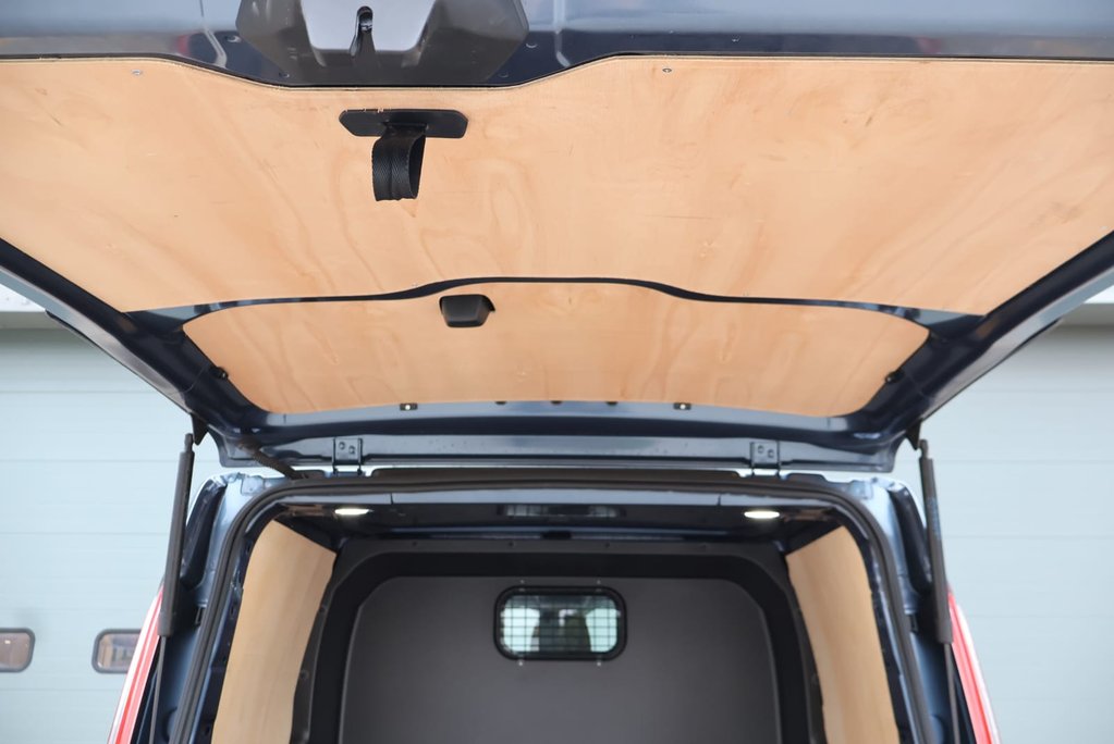 Ford Transit Custom 320 SPORT L1H1 DCIV DOUBLE CAB  Auto   PRICE MATCH OFFER  WAS 29950  32