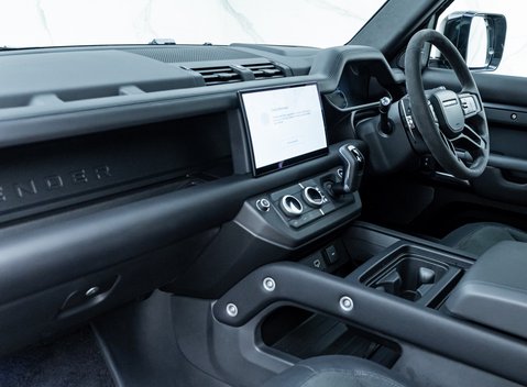 Land Rover Defender 110 V8 CARPATHIAN EDITION 21