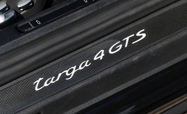 Porsche 911 (991.2) Targa 4 GTS 24