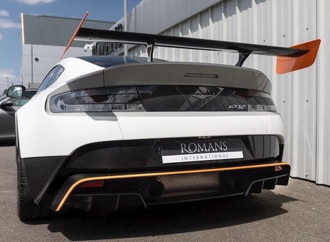 Aston Martin Vantage GT12 23