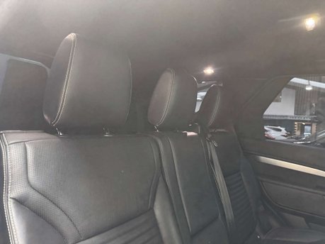 Land Rover Discovery 3.0 Discovery R-Dynamic S D MHEV Auto 4WD 5dr 61