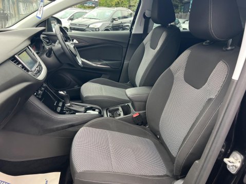 Vauxhall Grandland X 1.2 Turbo SE Auto Euro 6 (s/s) 5dr 25