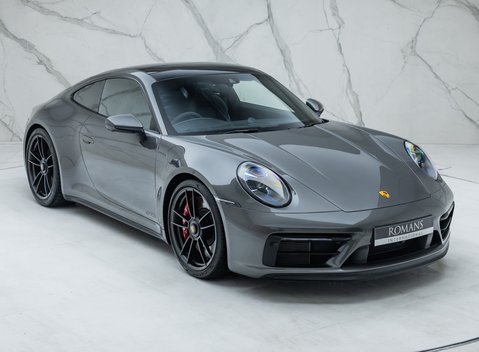 Porsche 911 Carrera GTS (992) 11