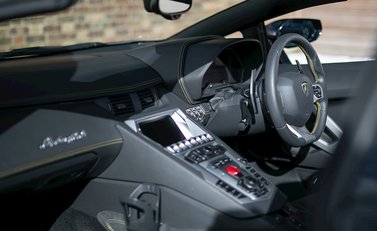 Lamborghini Aventador S LP740-4 Roadster 16