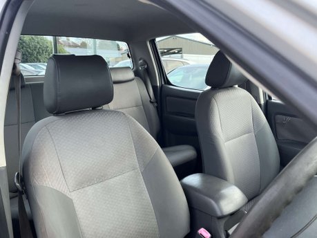 Toyota Hilux 2.5 HI-Luxury HL2 D-4D 4x4 Double Cab 4WD 5dr 16