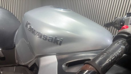 Kawasaki ZZR 2003 ONLY 24K TOURER PROJECT BIKE SPARES OR REPAIR 1200CC 8