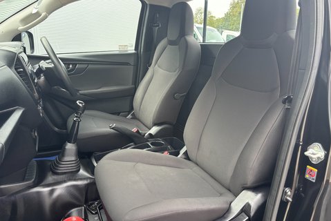 Isuzu D-Max 1.9 TD Utility 4x4 Single Cab Pickup 3