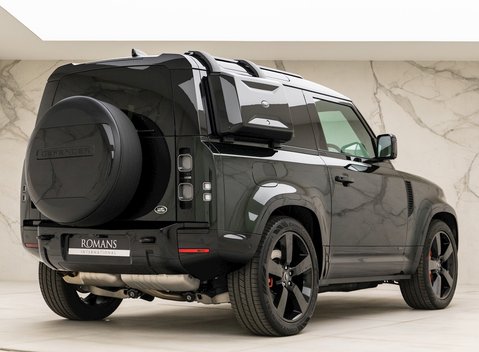 Land Rover Defender 90 X D300 7