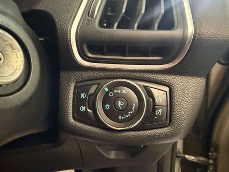 Ford B-Max 1.5 TDCi Zetec Euro 5 5dr 18