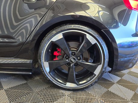 Audi RS3 2.5 TFSI Sportback 5dr Petrol S Tronic quattro Euro 6 (s/s) (Nav) (367 ps) 32
